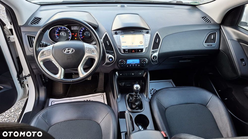 Hyundai ix35 1.6 2WD Fifa World Cup Edition - 24