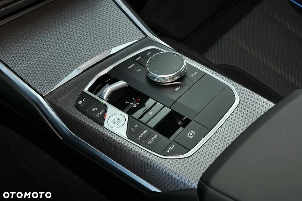 BMW Seria 3 318i M Sport - 19