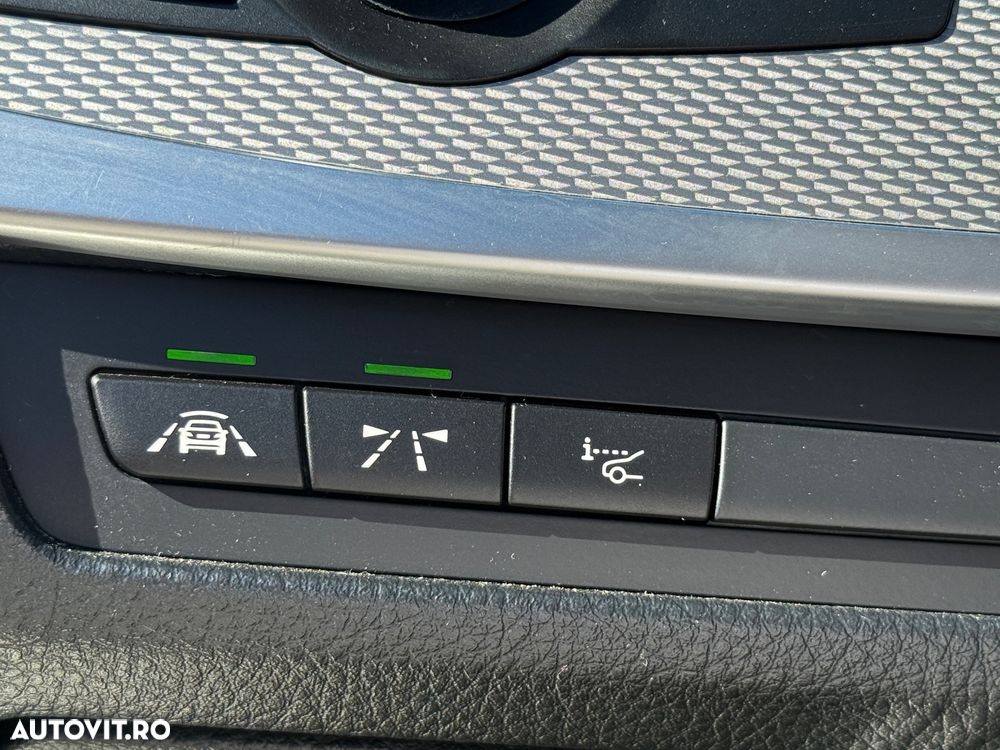 BMW Seria 5 530d xDrive AT - 11