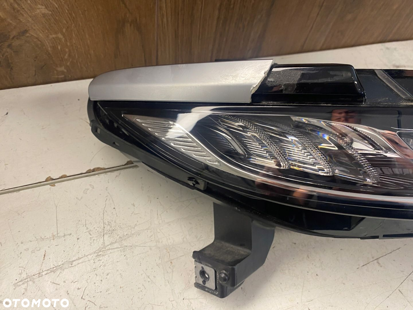HONGQI E-HS9 LAMPA PRAWY PRZÓD DRL 3711080-QR01 - 2