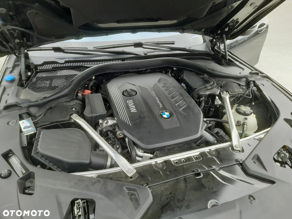 BMW Seria 8 - 13
