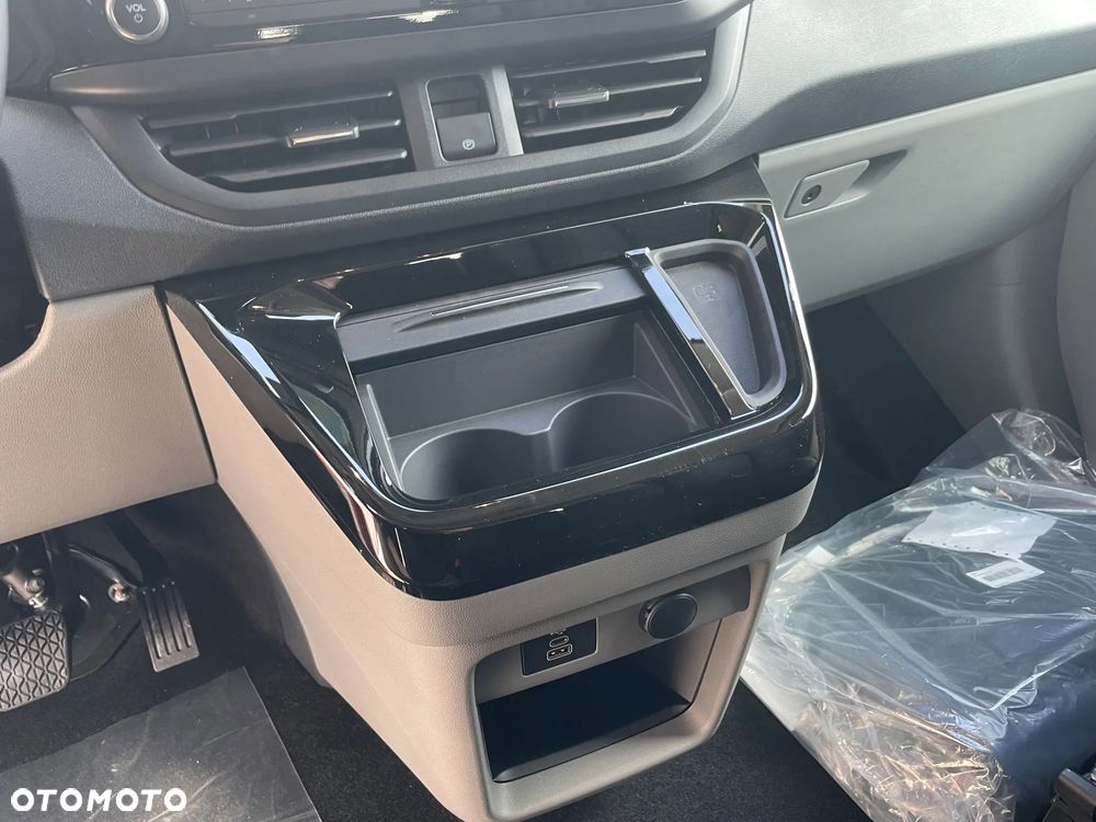 Ford Tourneo Custom - 19