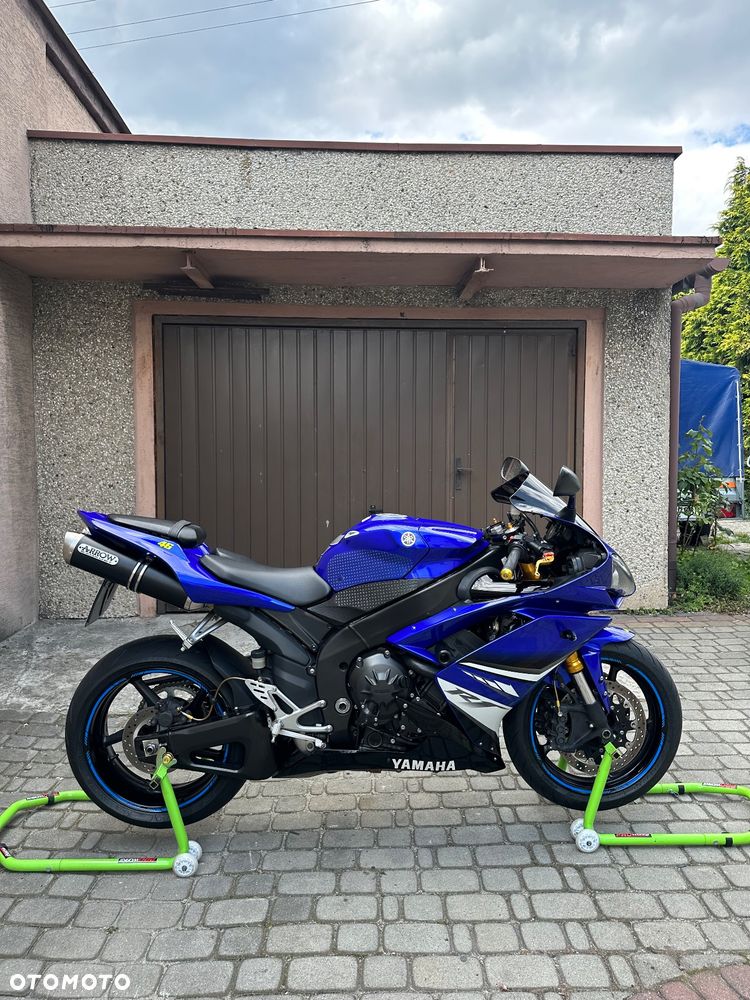 Yamaha R1 - 1