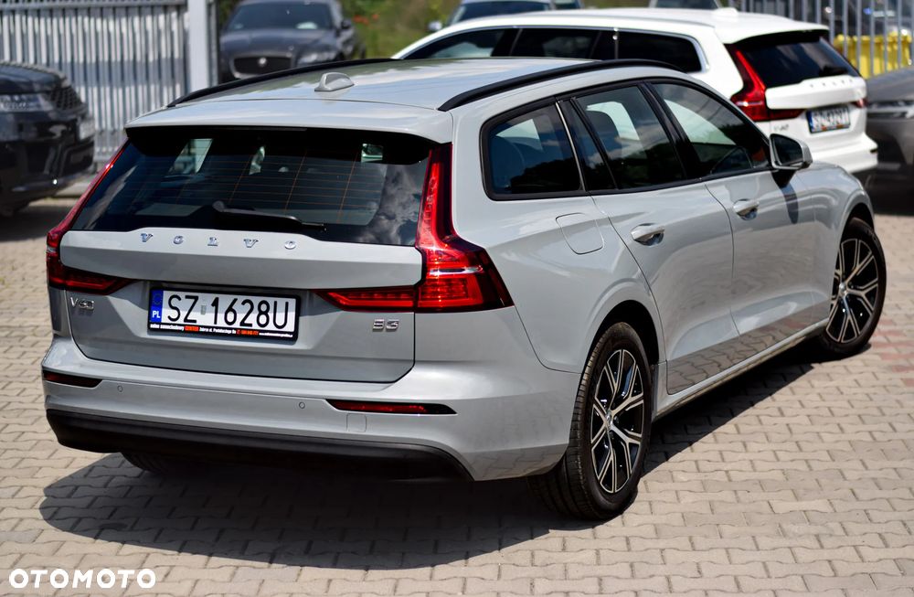 Volvo V60 B3 B DKG Momentum Pro - 35