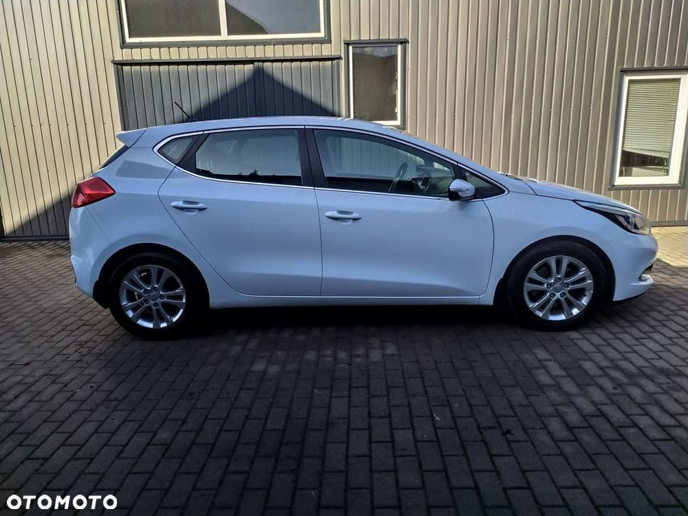 Kia Ceed - 8