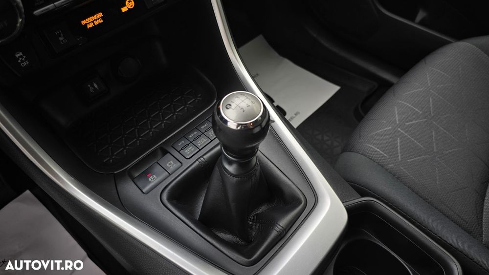 Toyota RAV4 2.0P 6MT AWD Dynamic - 18