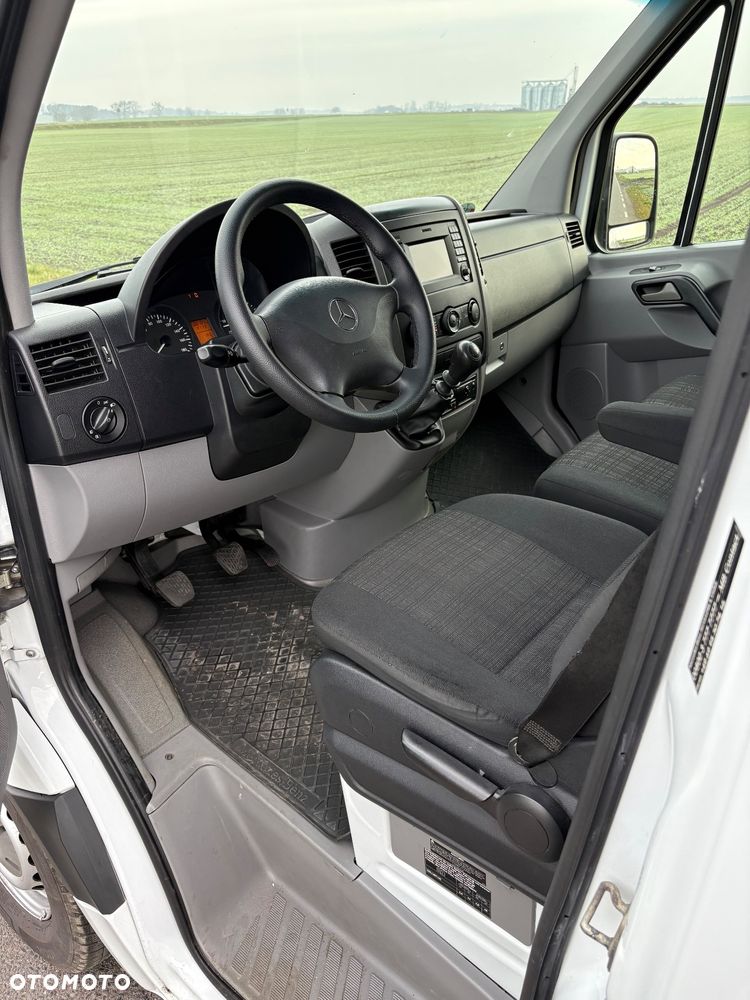 Mercedes-Benz Sprinter - 12