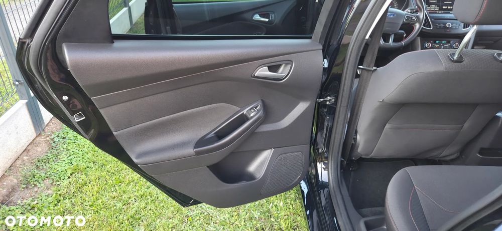 Ford Focus 2.0 TDCi ST-Line ASS - 18