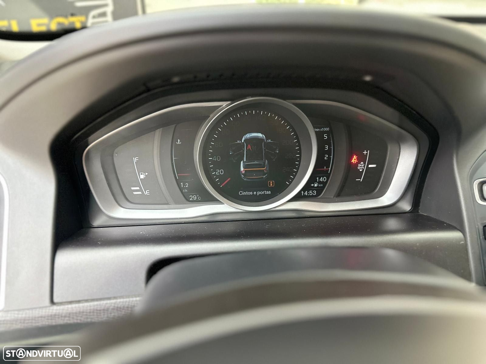 Volvo XC 60 2.0 D4 R-Design Momentum - 19