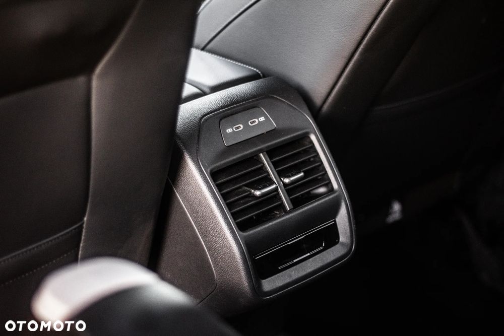 Volkswagen Passat - 10