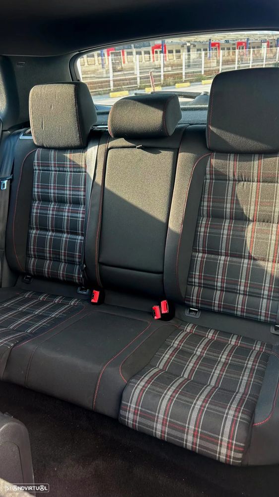 VW Golf 2.0 GTI - 9
