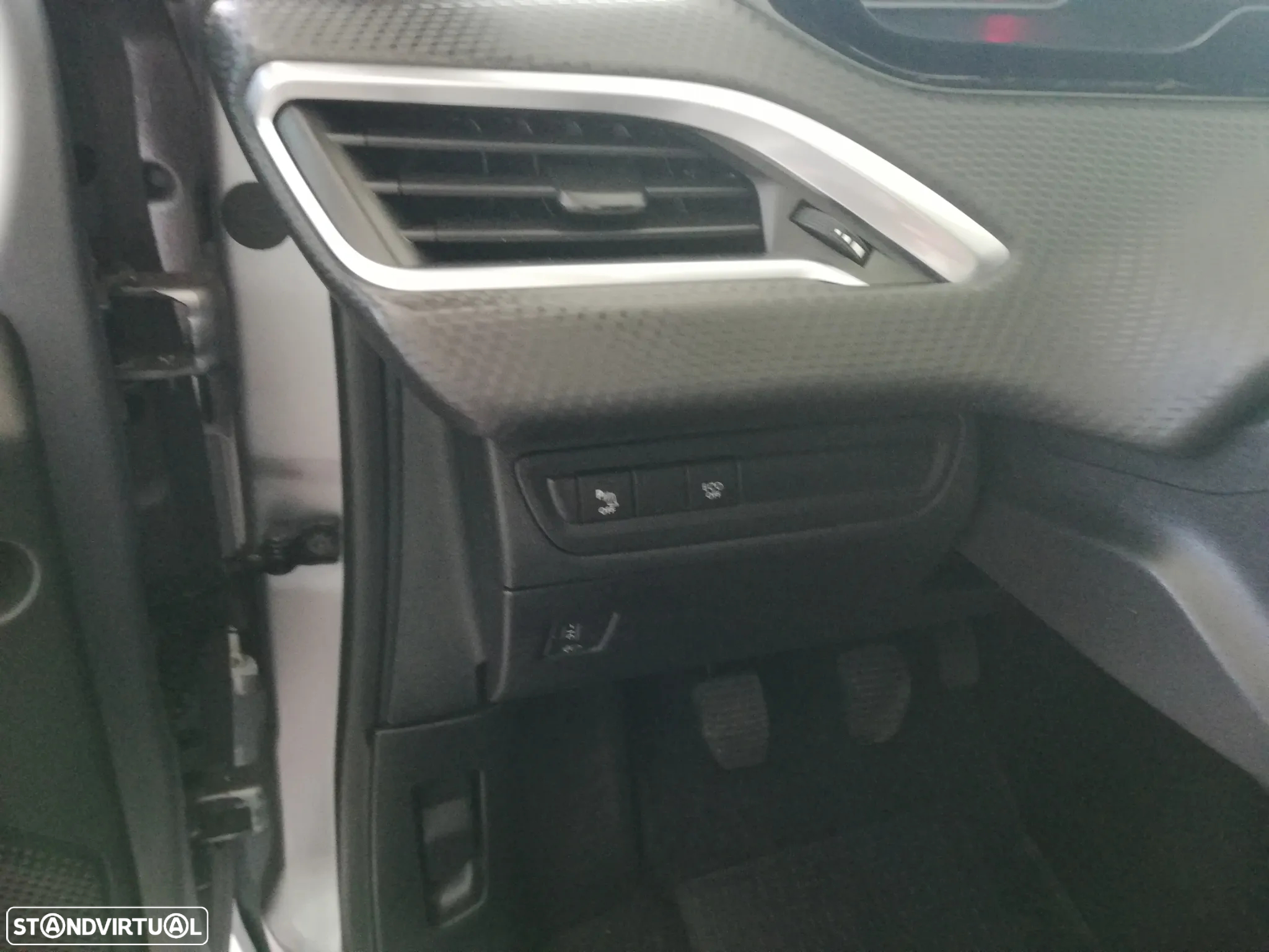 Peugeot 208 1.2 PureTech Signature - 14
