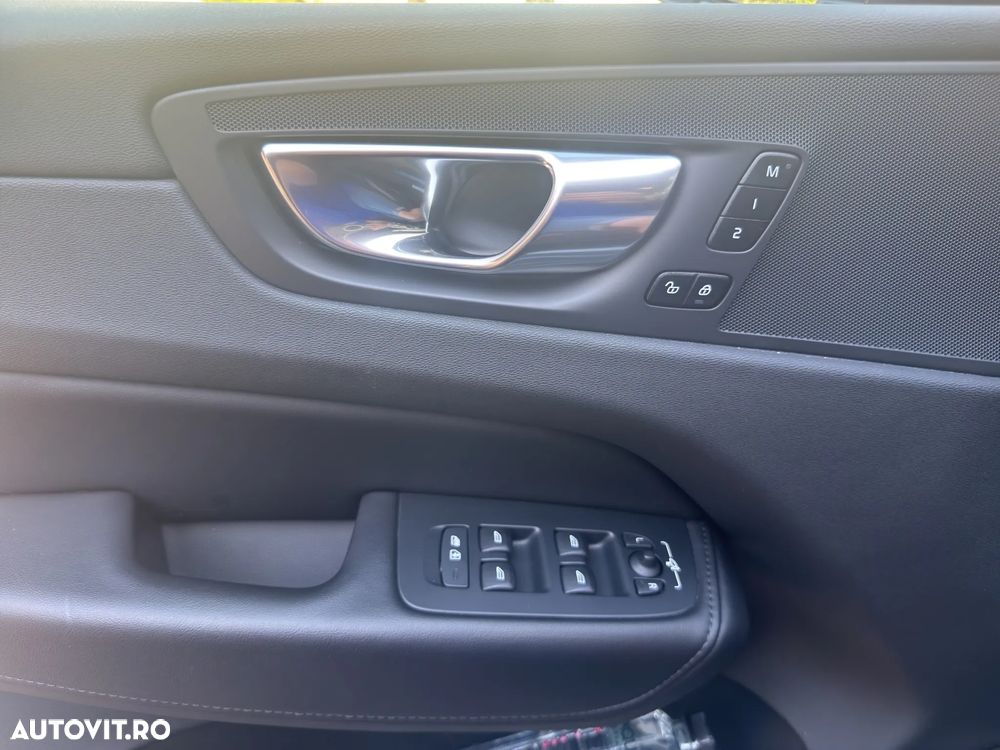 Volvo XC 60 B4 MHEV AT FWD Core - 11