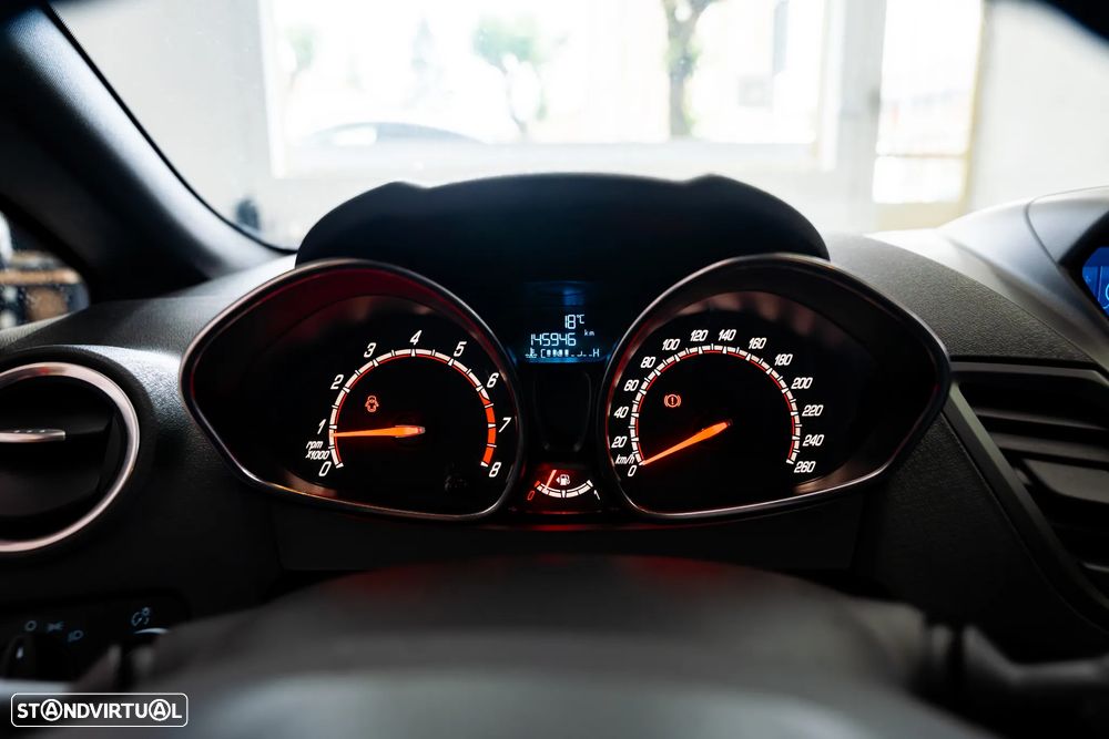 Ford Fiesta 1.6 EcoBoost ST - 28