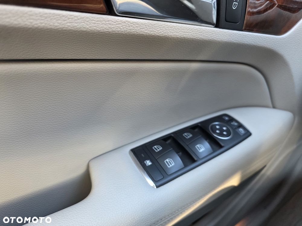 Mercedes-Benz Klasa E - 26