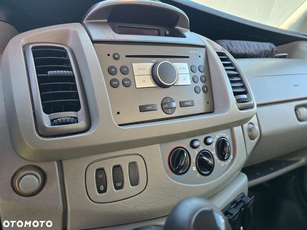 Opel Vivaro - 16