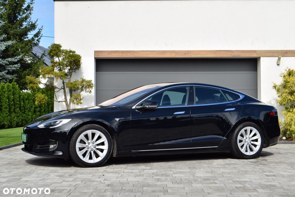 Tesla Model S Long Range Plus - 3
