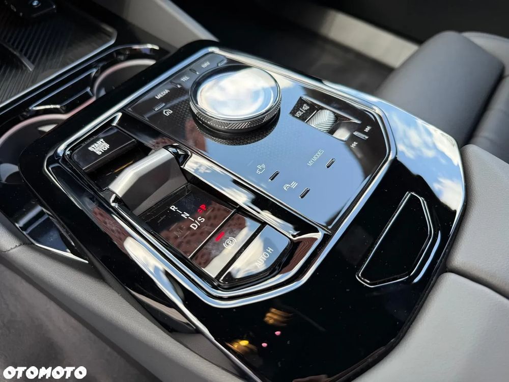 BMW Seria 5 520d xDrive mHEV - 15