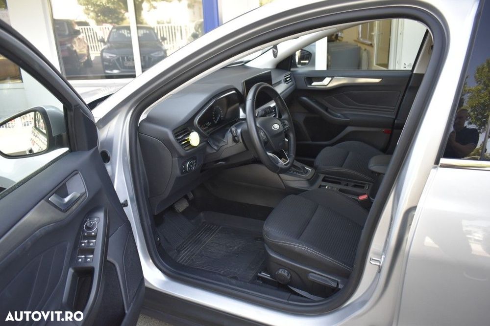 Ford Focus - 32