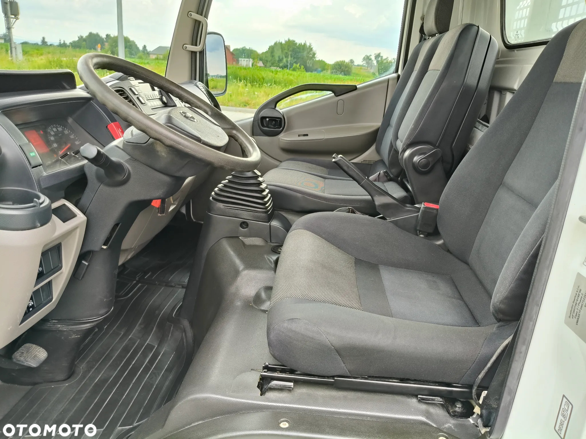 Nissan NT 400  CABSTAR - 9