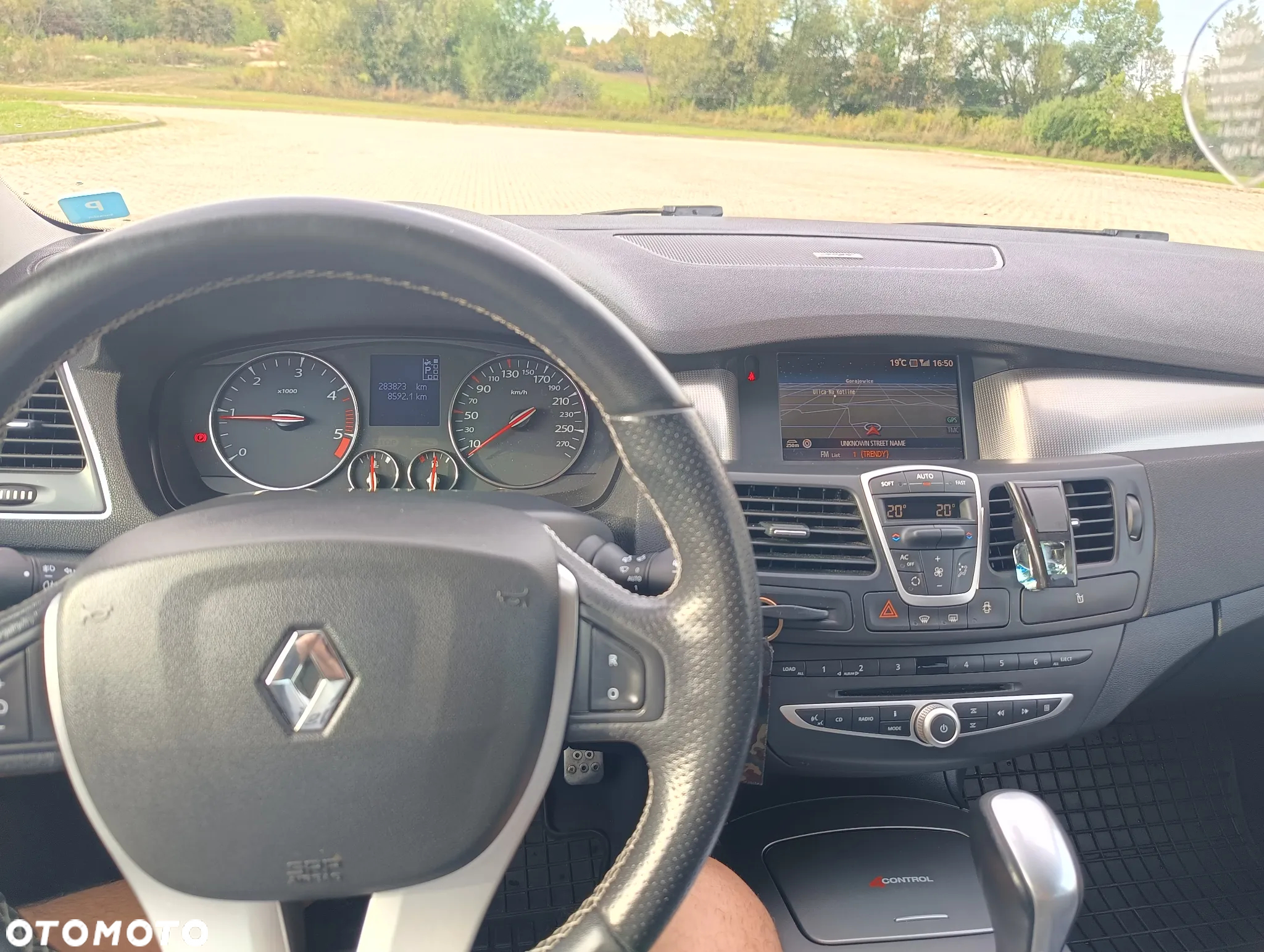 Renault Laguna dCi 175 FAP Initiale - 10