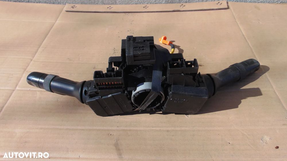 Bloc lumini,maneta semnalizare,maneta stergatoare Toyota Auris an 2006-2012 - 4