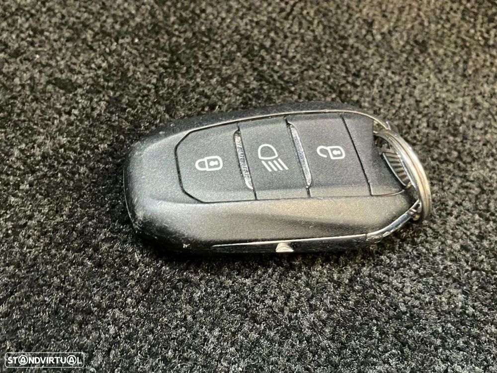 Peugeot 208 1.2 PureTech GT Line - 17