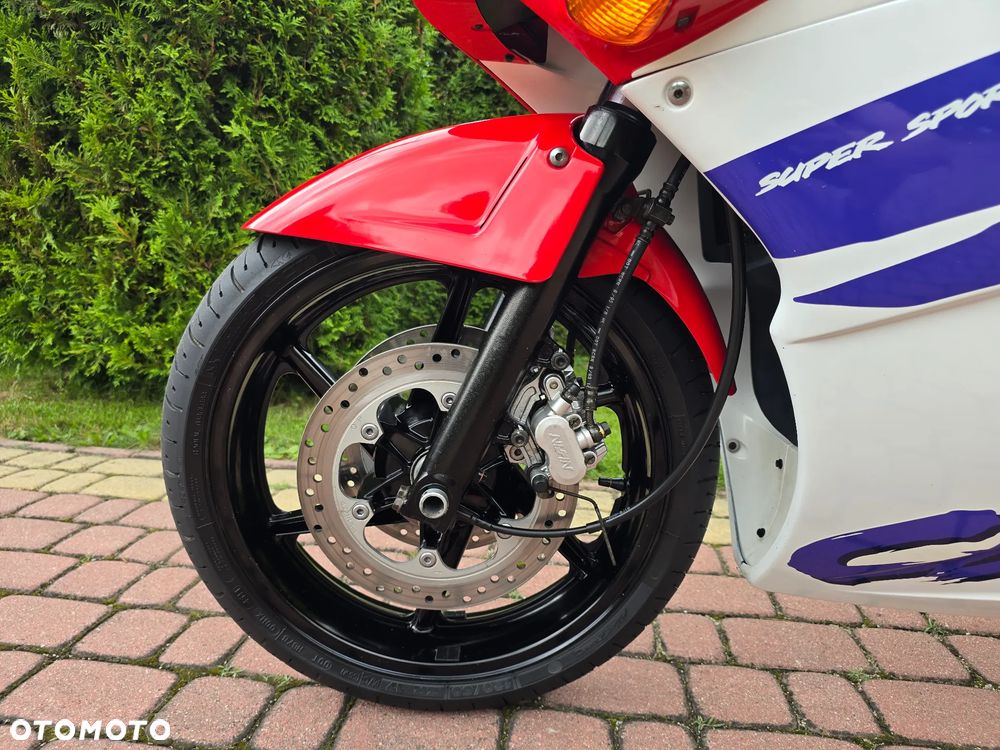 Honda CBR - 23