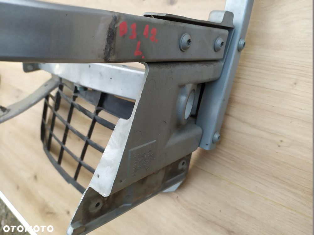 AUDI A8 D3 WSPORNIK BŁOTNIKA PAJĄK LEWY LY7W Srebrny - 3