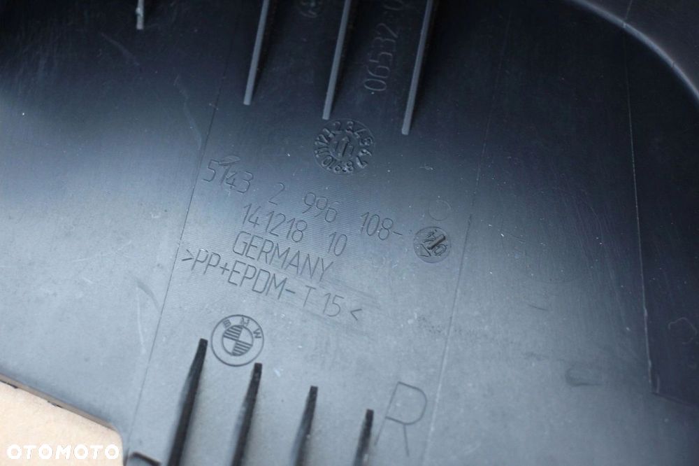 Osłona osłony pasów tył BMW 1 e82 prawy lewy czarne 2996107 2996108 - 4