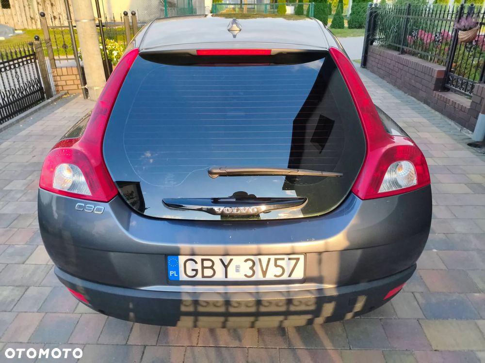 Volvo C30 2.0D Powershift Momentum - 6