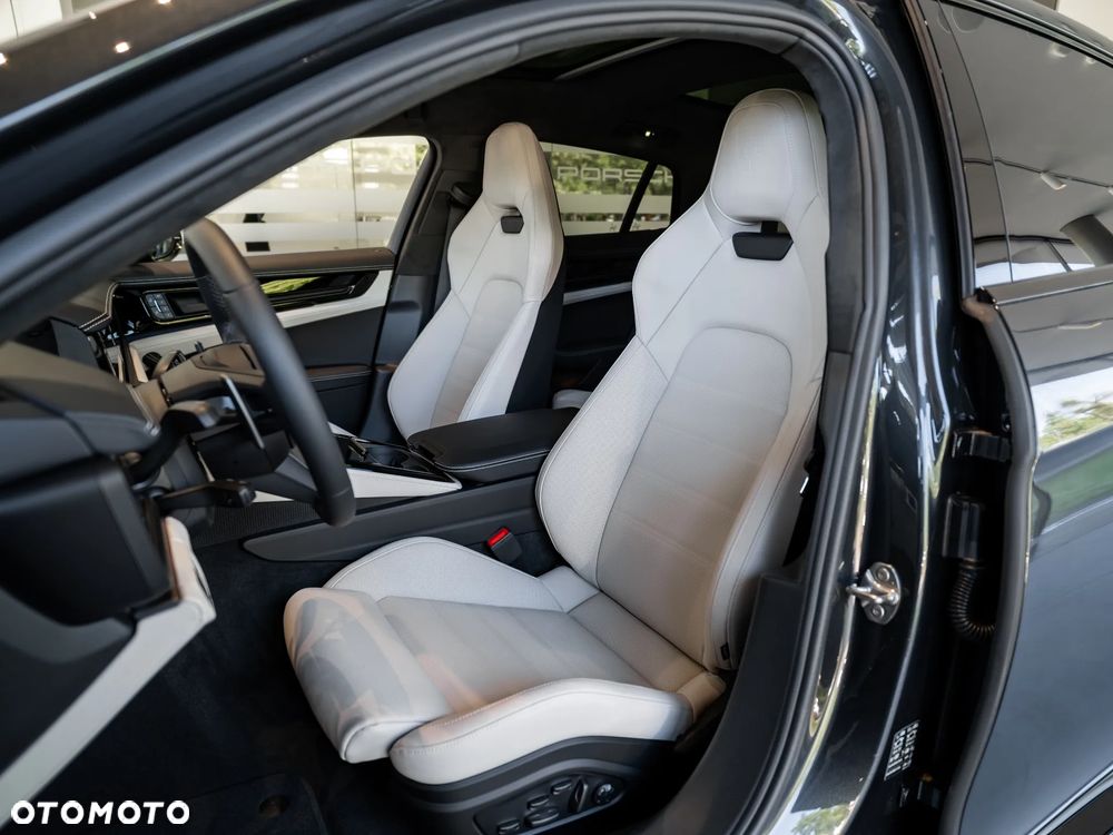Porsche Panamera 4 E-Hybrid PHEV - 10