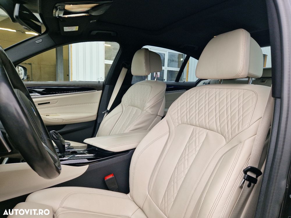 BMW Seria 5 540i xDrive AT - 24