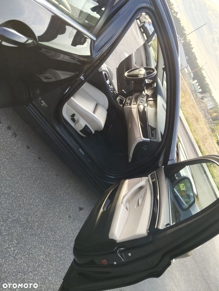 BMW Seria 5 520d Touring Luxury Line - 10