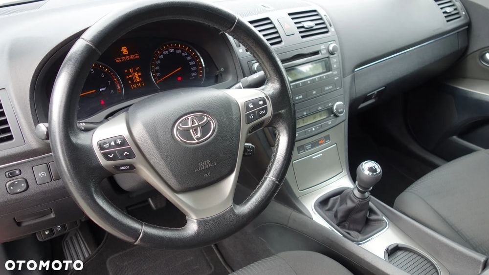 Toyota Avensis 1.8 Sol - 14