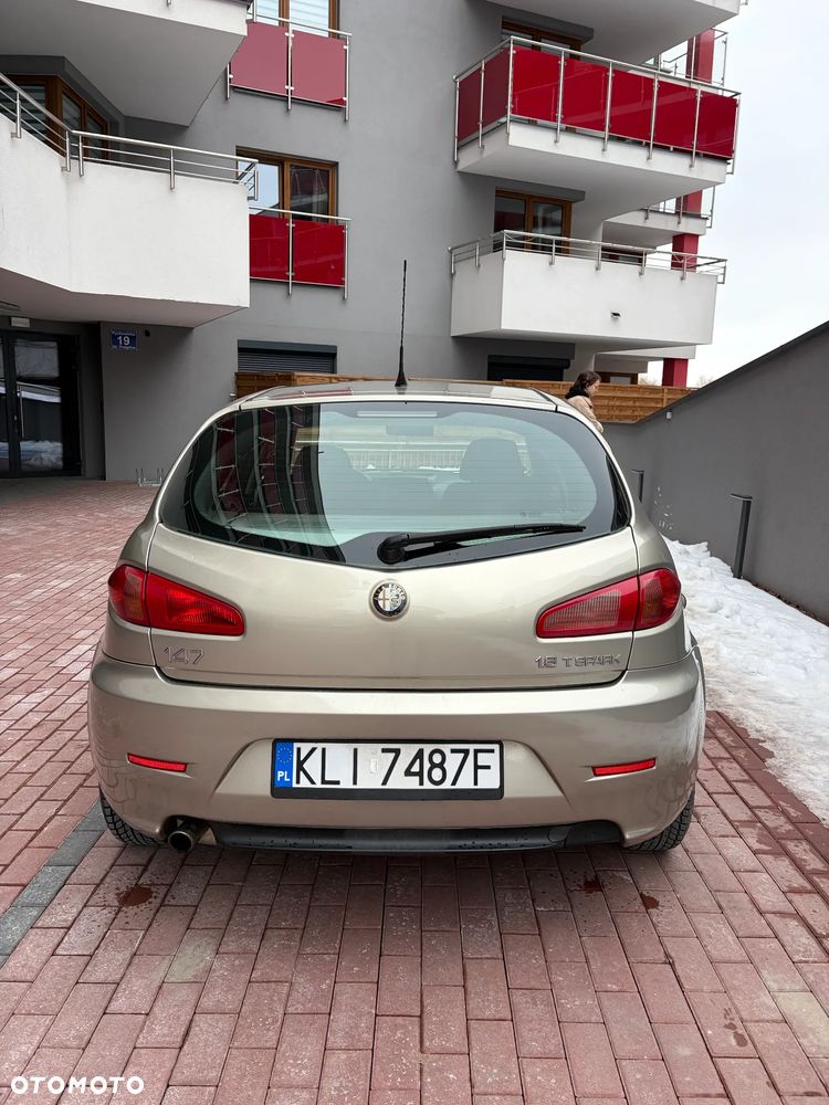 Alfa Romeo 147 1.6 Twin Spark Impression - 4