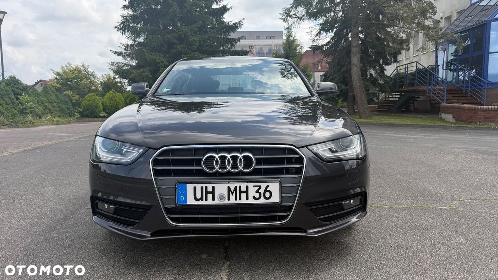 Audi A4 Limousine - 6