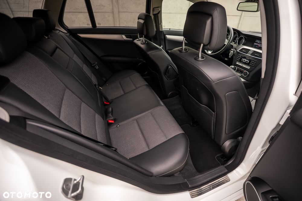 Mercedes-Benz Klasa C 180 (BlueEFFICIENCY) Avantgarde - 23