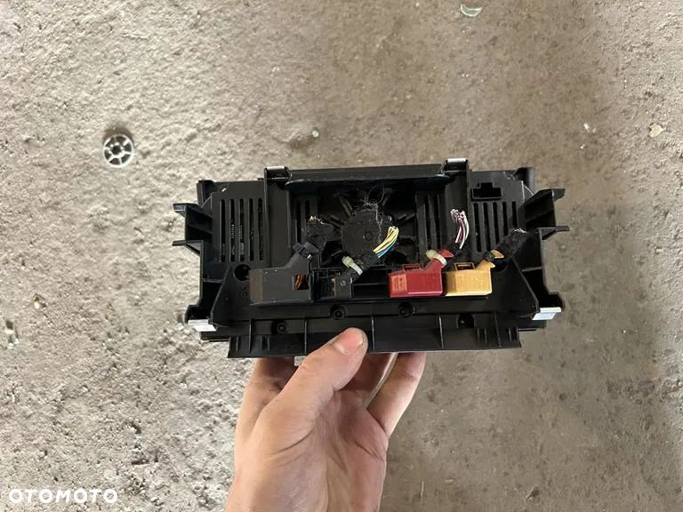 Panel klimatyzacji Audi A3 8p lift 8P0820043BN - 4