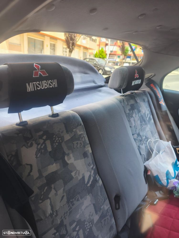 Mitsubishi Carisma Hatchback 1.6 GLX ABS - 21