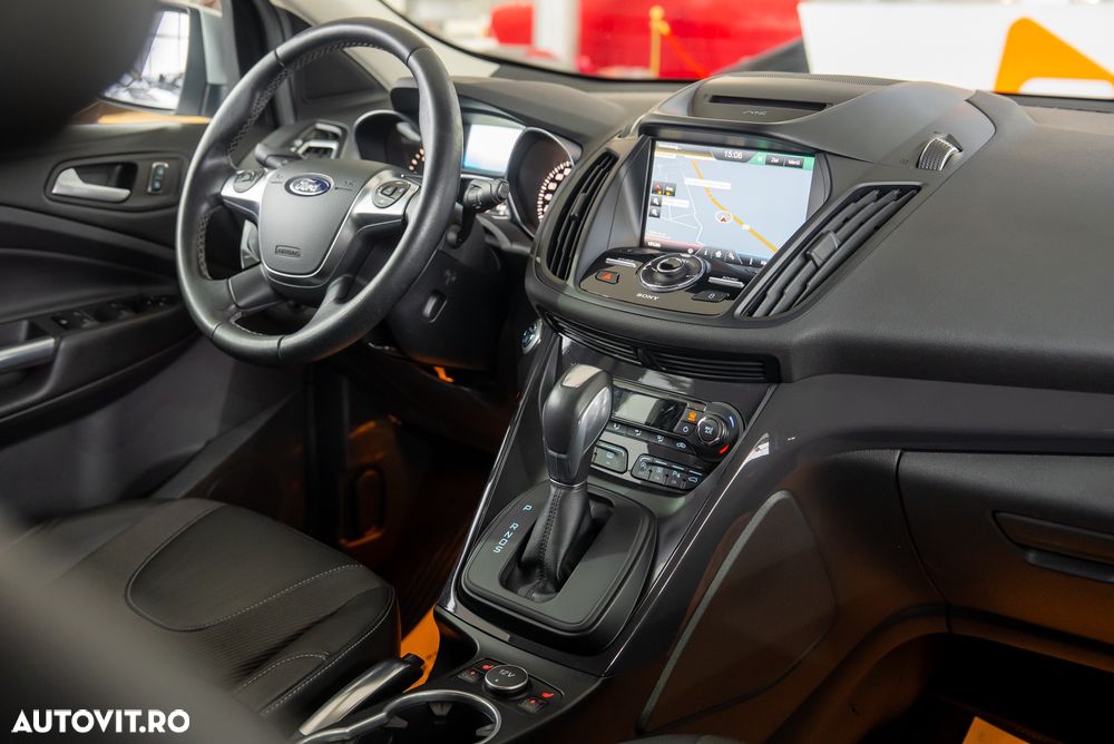 Ford Kuga 2.0 TDCi 4x4 Aut. Business Edition - 18