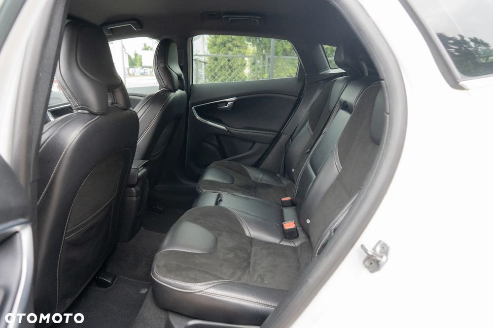 Volvo V40 D2 RDesign - 13