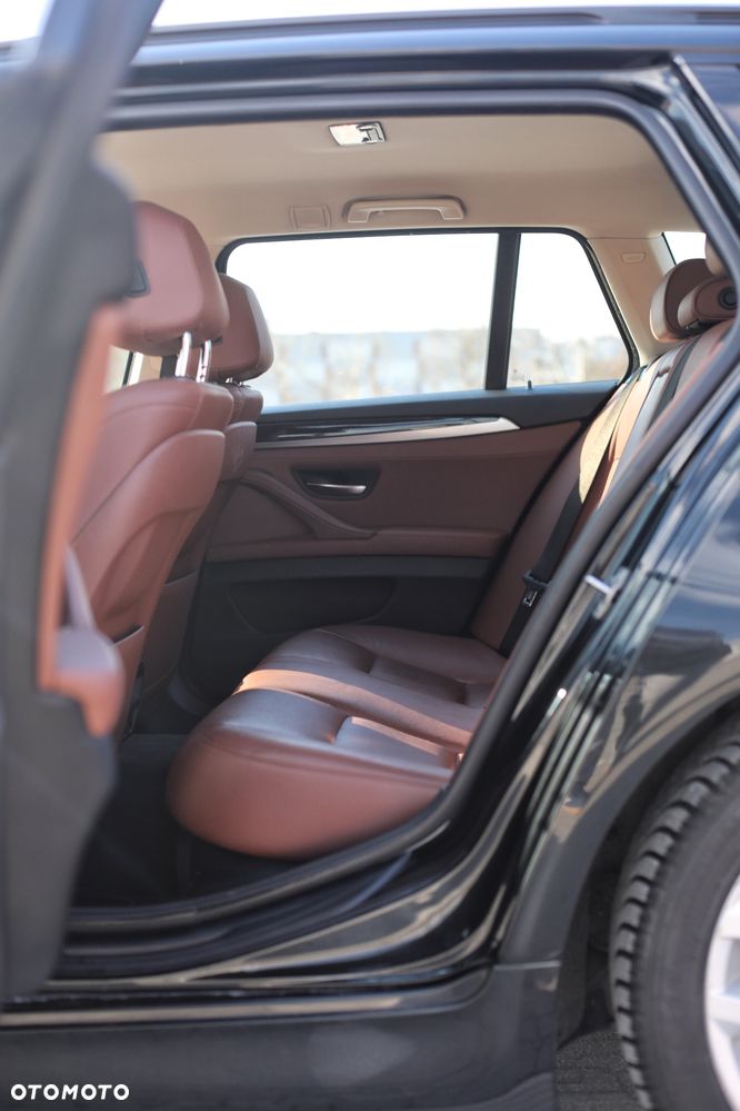 BMW Seria 5 520d Luxury Line - 22