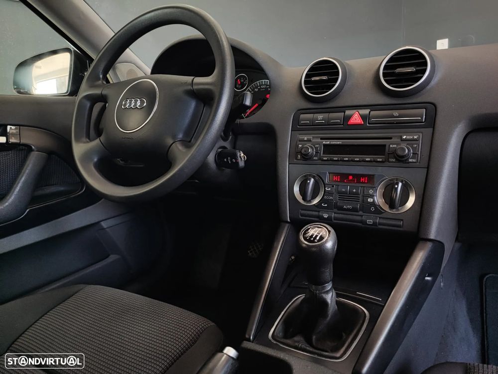Audi A3 2.0 TDI Ambiente - 34