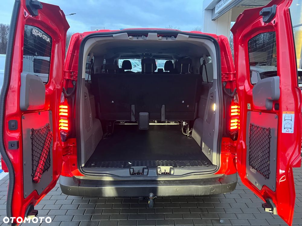 Volkswagen Caravelle 2.0 TDI L2 - 11