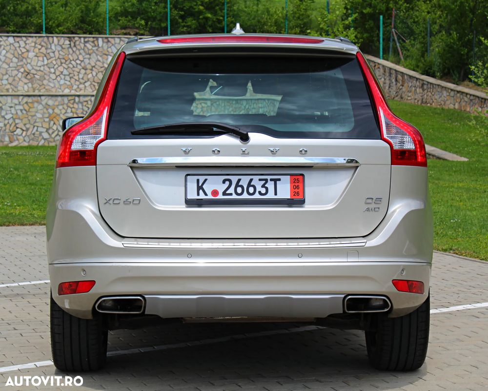 Volvo XC 60 D5 AWD Geartronic Summum - 10