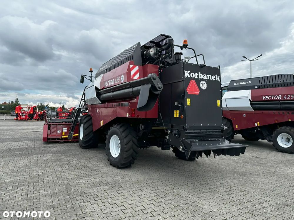 Rostselmash Vector 425 - 4