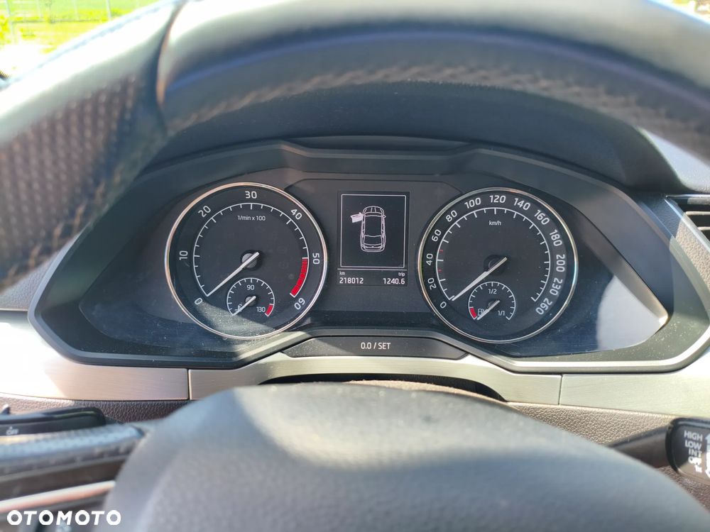 Skoda Superb 2.0 TDI Sportline - 7