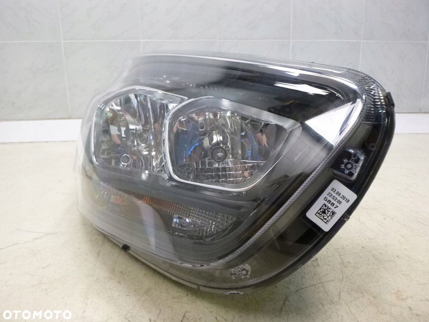 FORD TRANSIT CUSTOM LIFT HALO LAMPA PRAWY PRZÓD 9P - 9