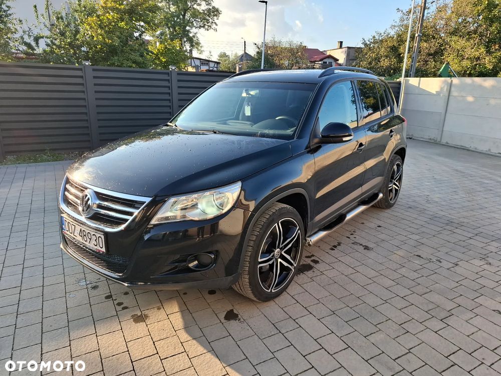 Volkswagen Tiguan - 1